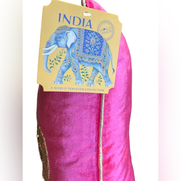 World Traveler Collection NWT Hot Pink Velvety Gold Beaded Snake 18” Sq Pillow - Picture 5 of 8